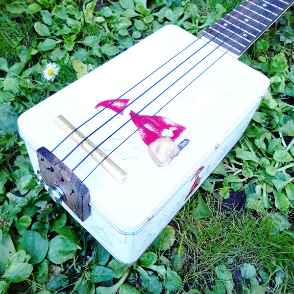 tin ukulele